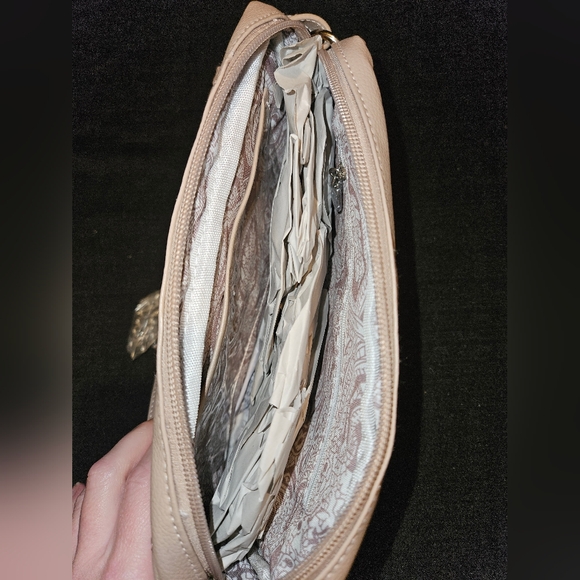 Bella Russo Quilted Faux Leather Crossbody Bag  Light Beige NWOT - Picture 3 of 7